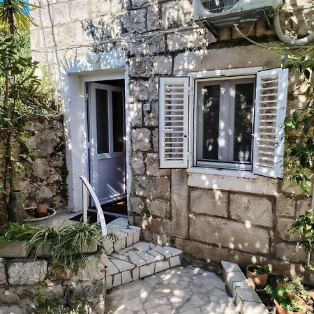 Milu - 80 M From Sea *
