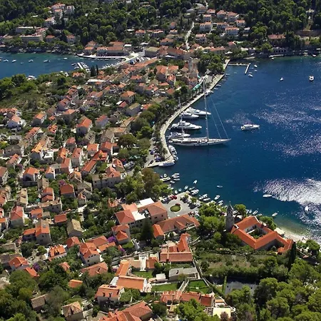 Milu - 80 M From Sea Apartmán